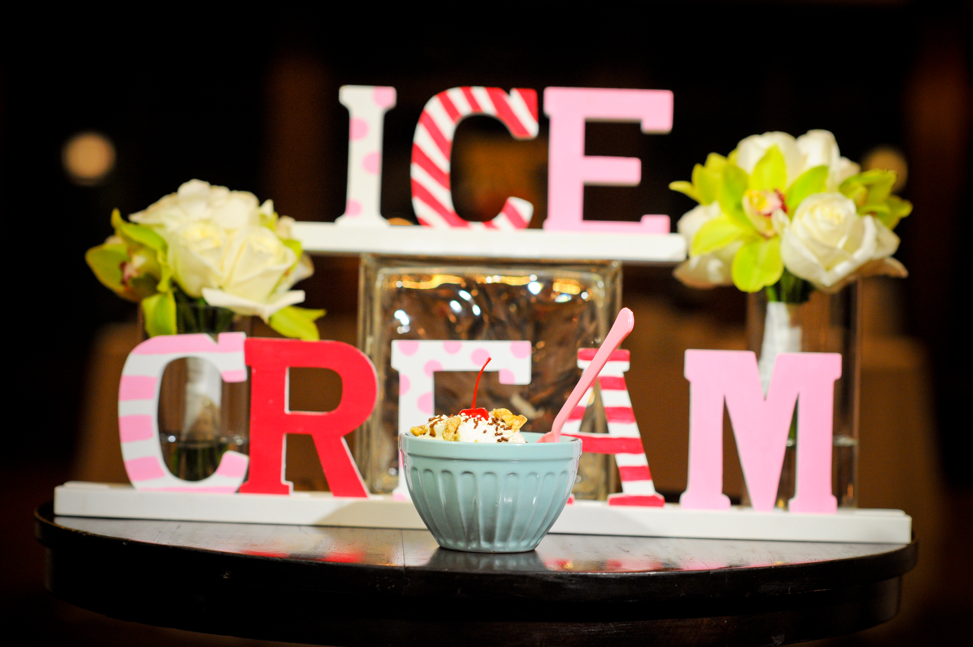 https://willowdaleestate.com/galleries/celebrations/ice-cream-sundae-bar-station-toppings-wedding-event-celebration-dessert-diy-signage/